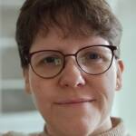 Ann-Helen Bilde av likeperson Ann_helen. Kvinne med kort brunt hår og briller.